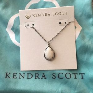 White pearl Kendra Scott Kiri Necklace
